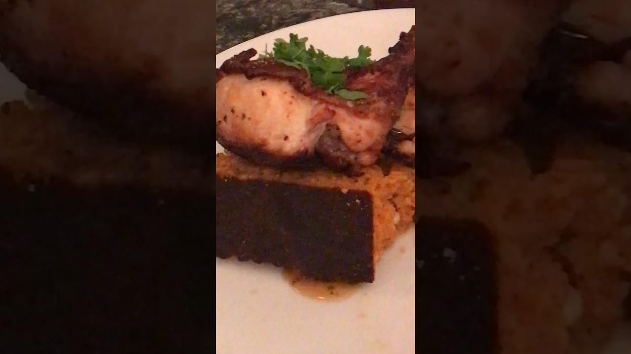 Delicious chicken at Gordon Ramsay Caesar UK Casino Online Indiana. #shorts #food #gordonramsay