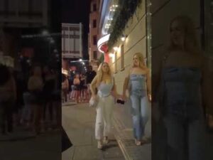 Bua Mór i Radharc an tSaoil Oíche le Cailíní Glamorous agus Makeup Néal